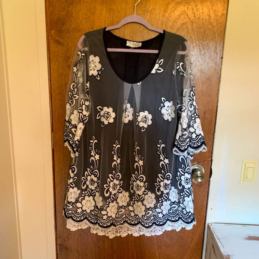 Lady Noiz black and white floral blouse XL